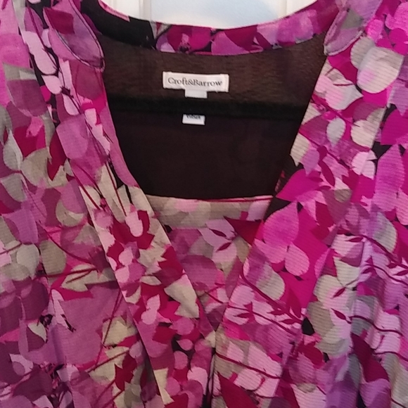 NWT 2X Pretty Floral Top - Picture 2 of 6